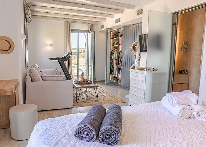 Elia By Mykonian Kazarte * كالافاتيس